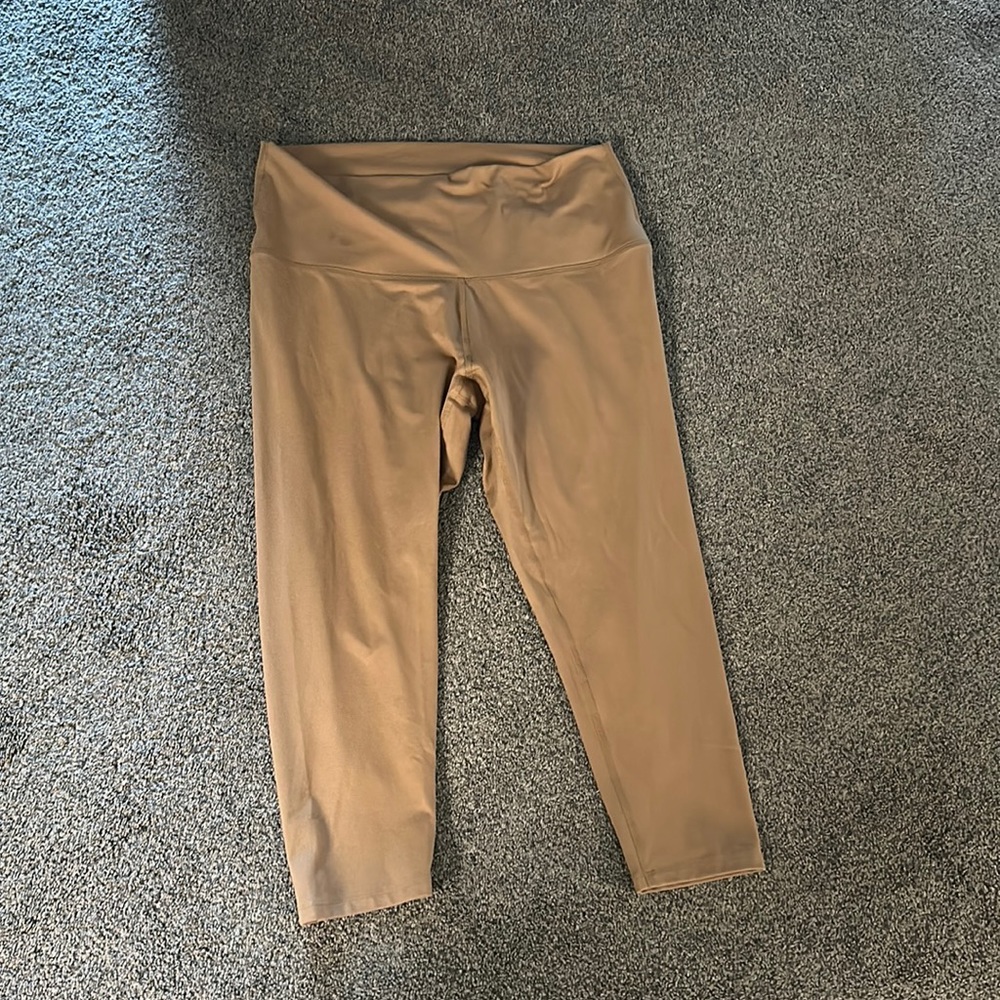 New Core IO Leggings Beige Size 2X womens  7/8 length